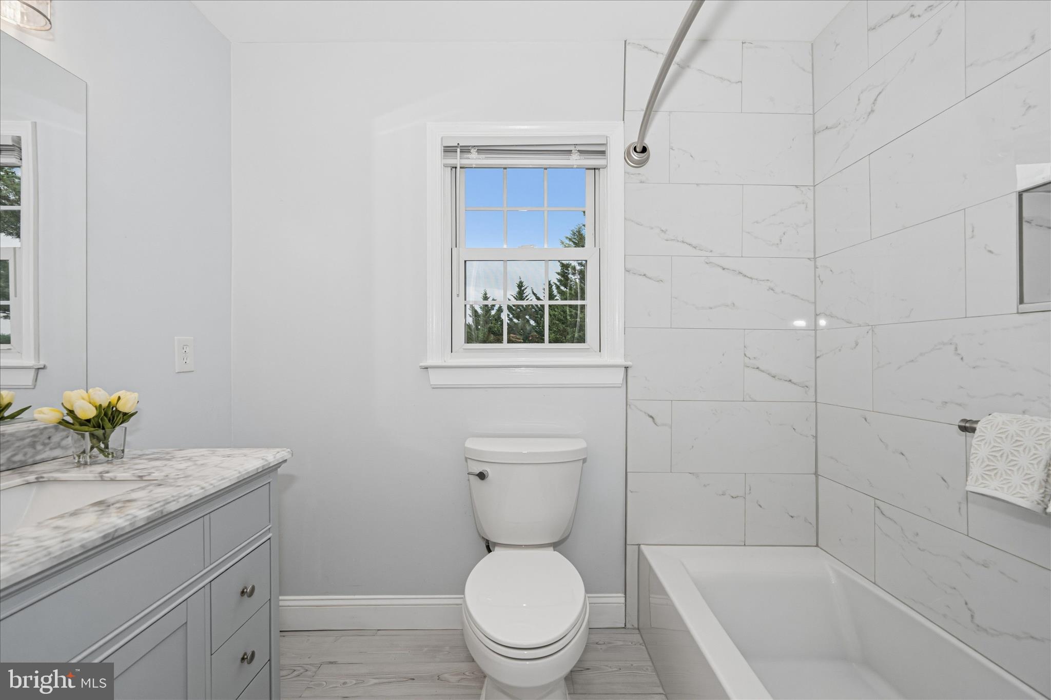 6596 East Lakeridge Road New Market, MD 21774 - Photo 51 of 131 Upstairs Bathroom