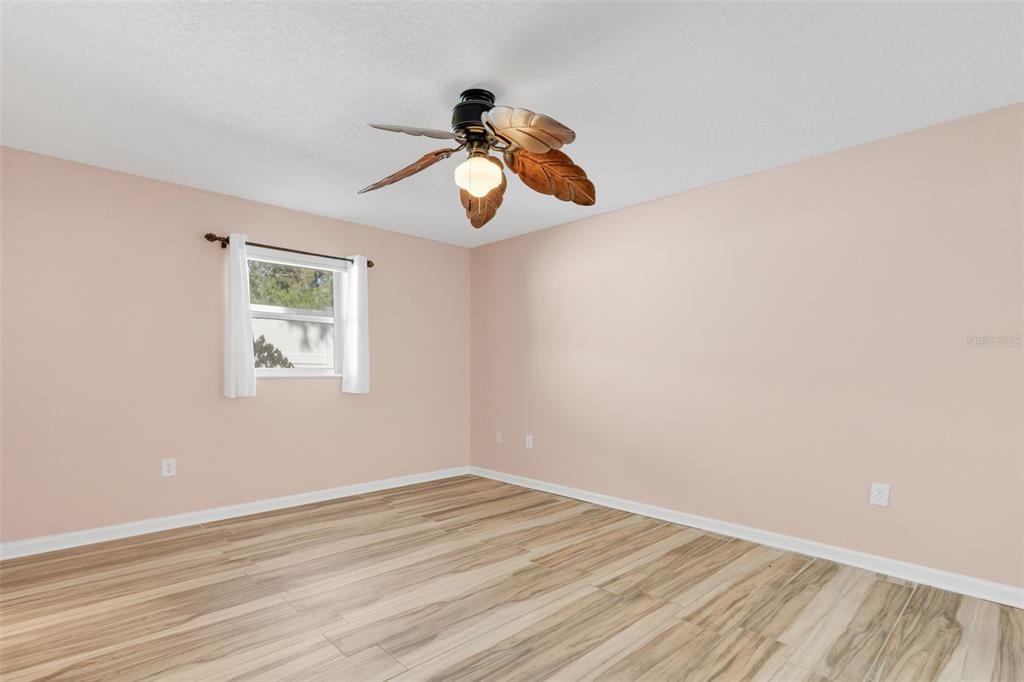 4557 Worcester Road Sarasota, FL 34231 - Photo 21 of 48