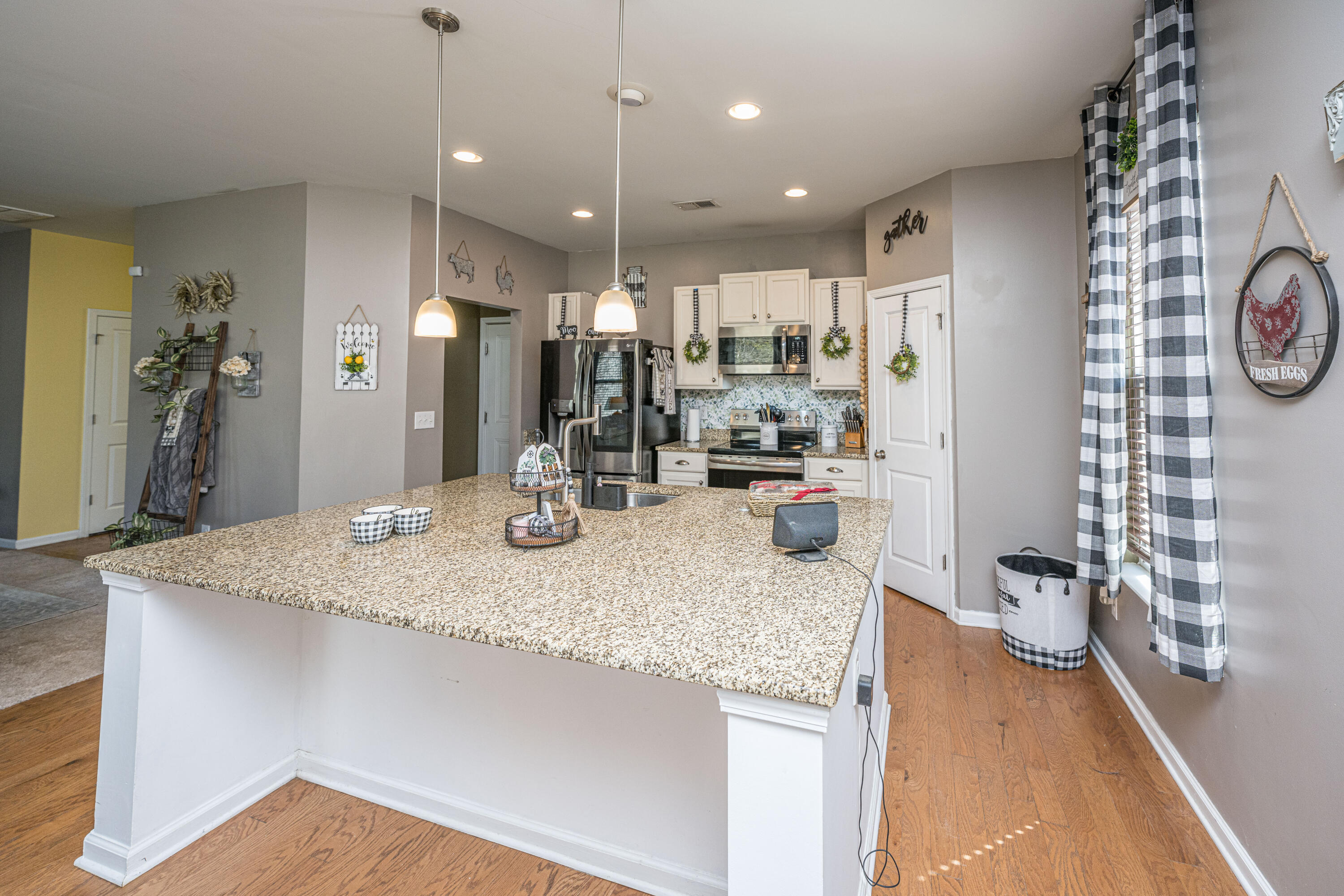 195 Hickory Ridge Way Summerville, SC 29483 - Photo 15 of 40 195HickoryRidgeWay019