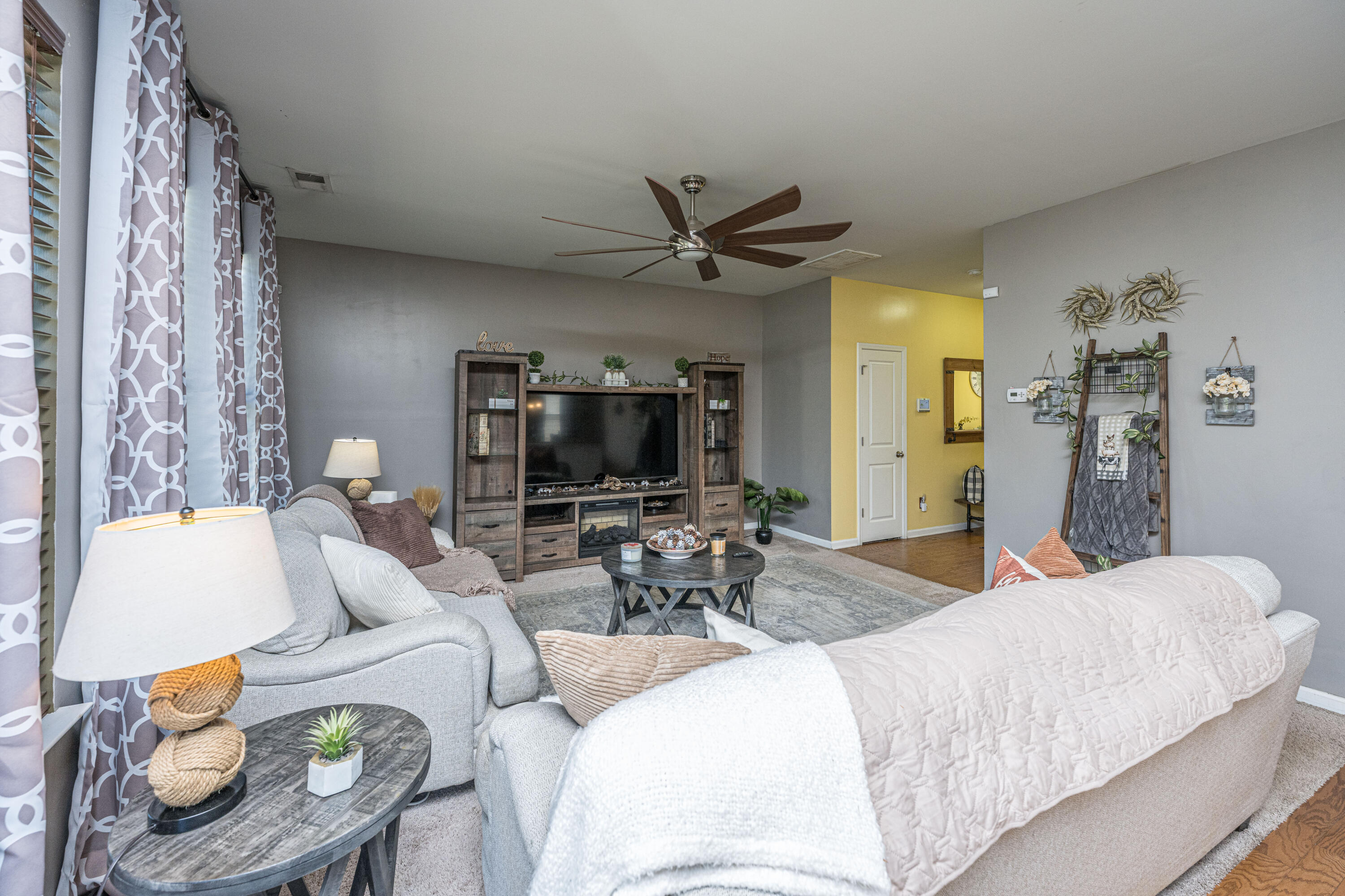 195 Hickory Ridge Way Summerville, SC 29483 - Photo 7 of 40 195HickoryRidgeWay011