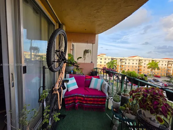 $249,000 | 9360 Fontainebleau Boulevard, Unit 503, Miami, FL 33172