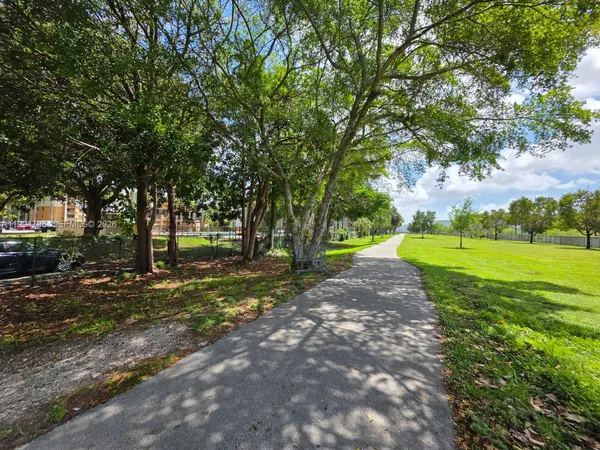 $249,000 | 9360 Fontainebleau Boulevard, Unit 503, Miami, FL 33172