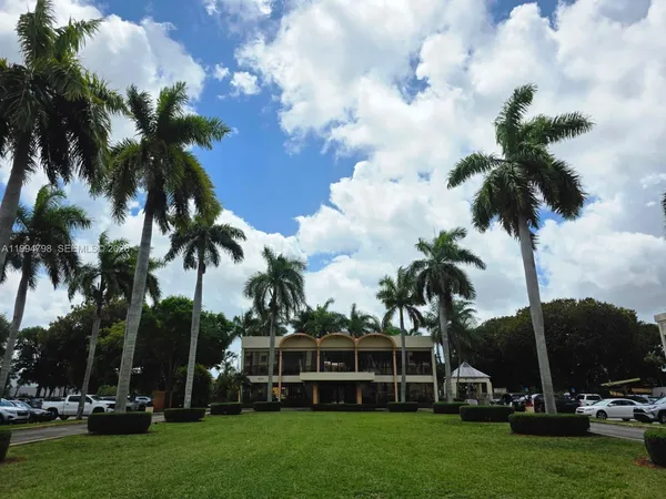 $249,000 | 9360 Fontainebleau Boulevard, Unit 503, Miami, FL 33172