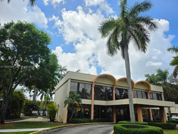 $249,000 | 9360 Fontainebleau Boulevard, Unit 503, Miami, FL 33172