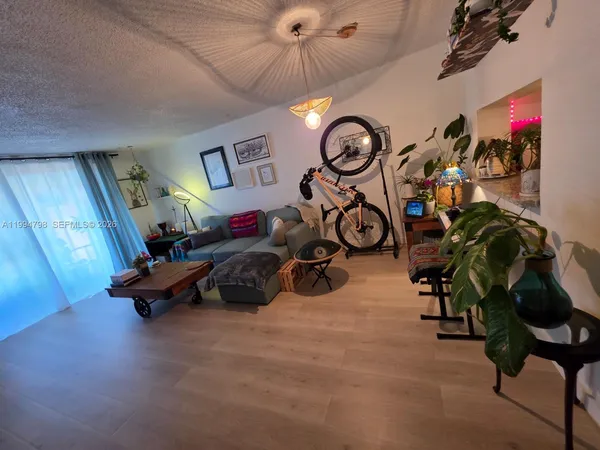 $249,000 | 9360 Fontainebleau Boulevard, Unit 503, Miami, FL 33172