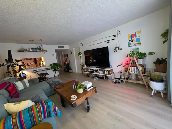 $249,000 | 9360 Fontainebleau Boulevard, Unit 503, Miami, FL 33172