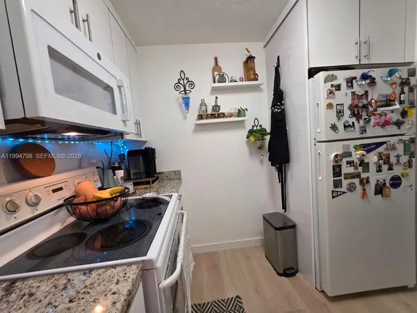 $249,000 | 9360 Fontainebleau Boulevard, Unit 503, Miami, FL 33172