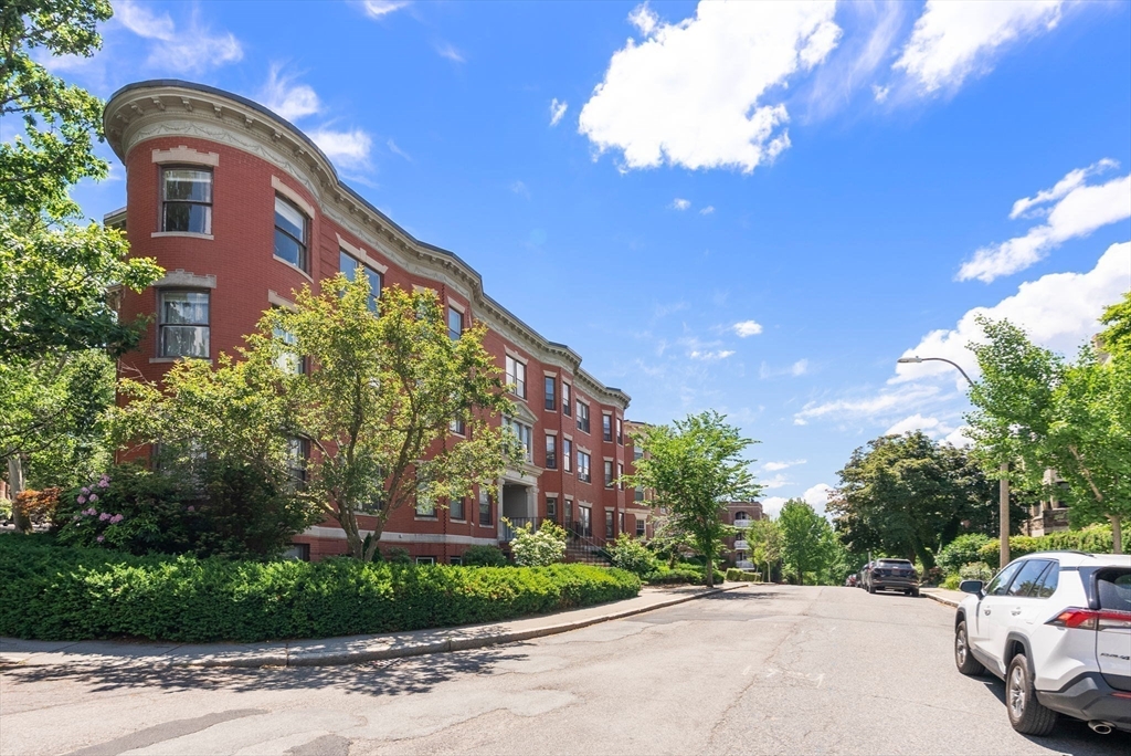 16 Garrison Road, Unit 8 Brookline, MA 02445 - Photo 22 of 32