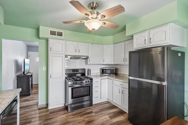 $189,000 | 8221 West Carmen Avenue, Milwaukee, WI 53218