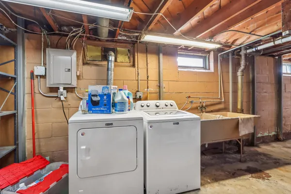$189,000 | 8221 West Carmen Avenue, Milwaukee, WI 53218