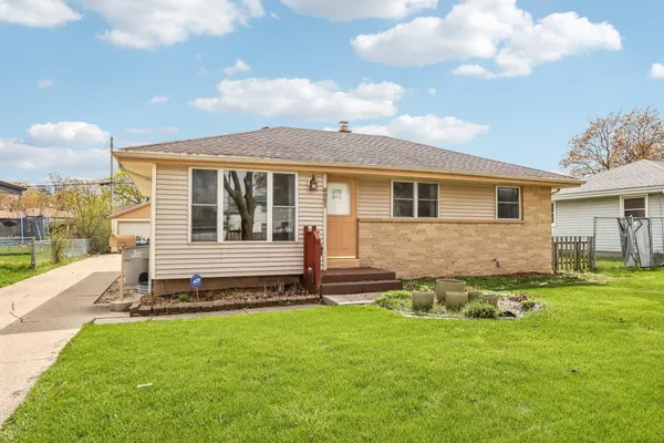 $189,000 | 8221 West Carmen Avenue, Milwaukee, WI 53218