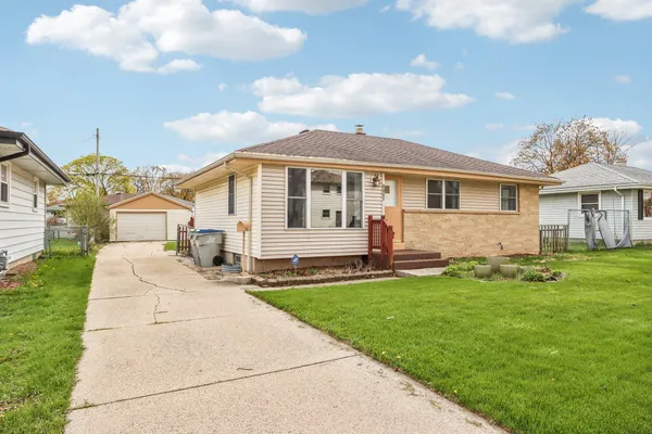 $189,000 | 8221 West Carmen Avenue, Milwaukee, WI 53218