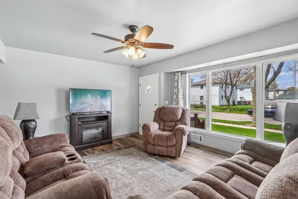 $189,000 | 8221 West Carmen Avenue, Milwaukee, WI 53218