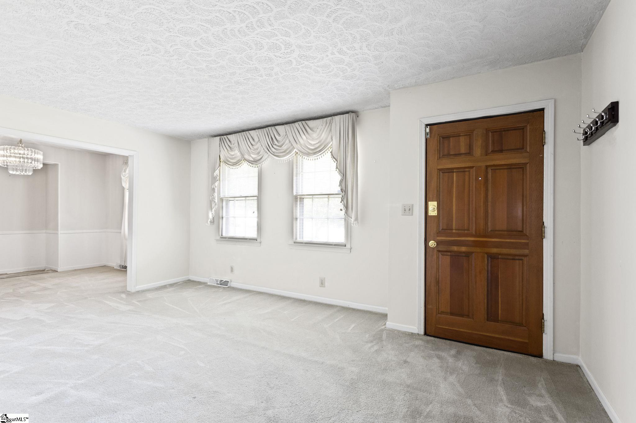 127 Brookbend Road Mauldin, SC 29662 - Photo 6 of 32 Gallery Image 6