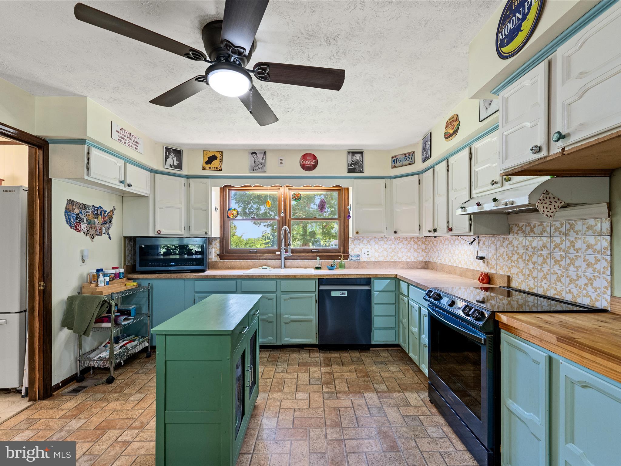 116 Rehoboth Lane Summit Point, WV 25446 - Photo 22 of 61 Kitchen