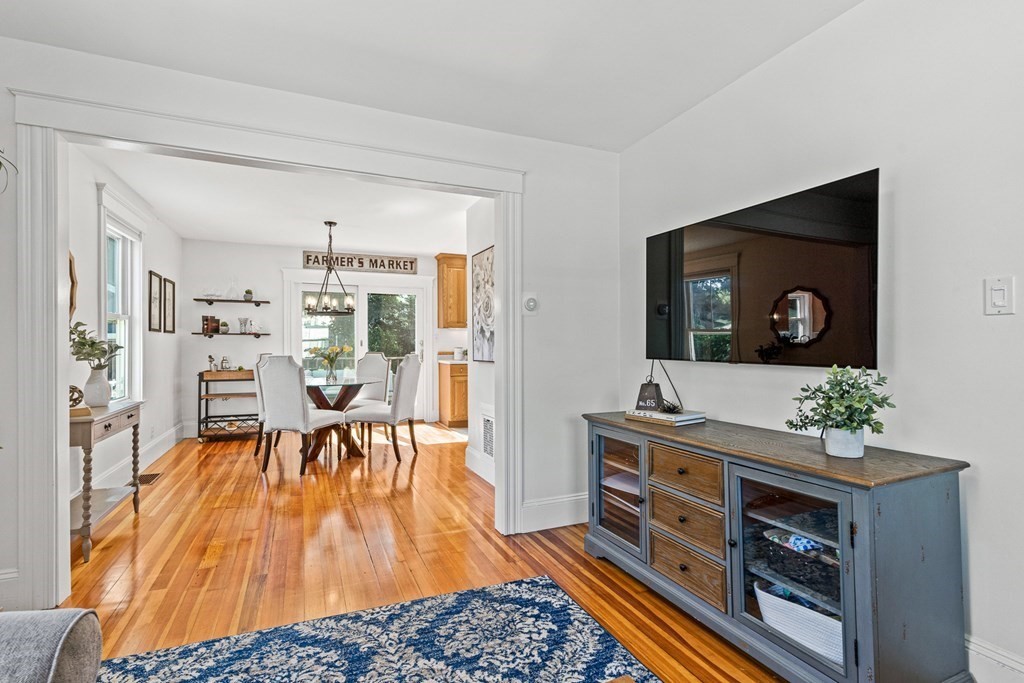 12 Lincoln Road Salem, MA 01970 - Photo 8 of 42 Gallery Image 8