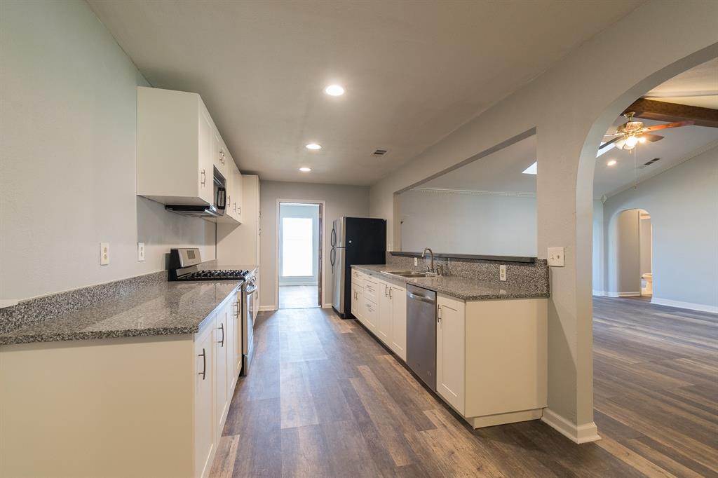 9190 Orbiter Circle Dallas, TX 75243 - Photo 14 of 25