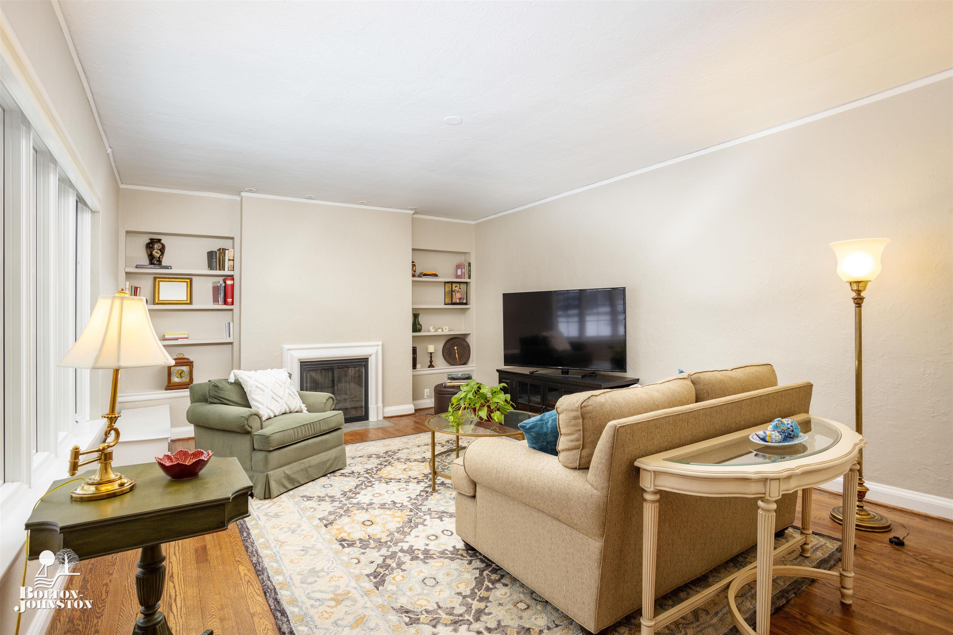 508 St Clair Avenue Grosse Pointe, MI 48230 - Photo 8 of 42 50132575-8ed4cdd0-283e-484f-93a0-e5c29b66fdae.JPG