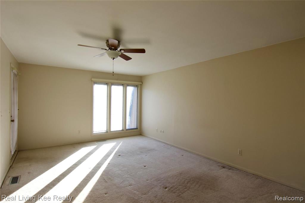 1239 Oakwood Court, Unit 29 Rochester, MI 48307 - Photo 23 of 30