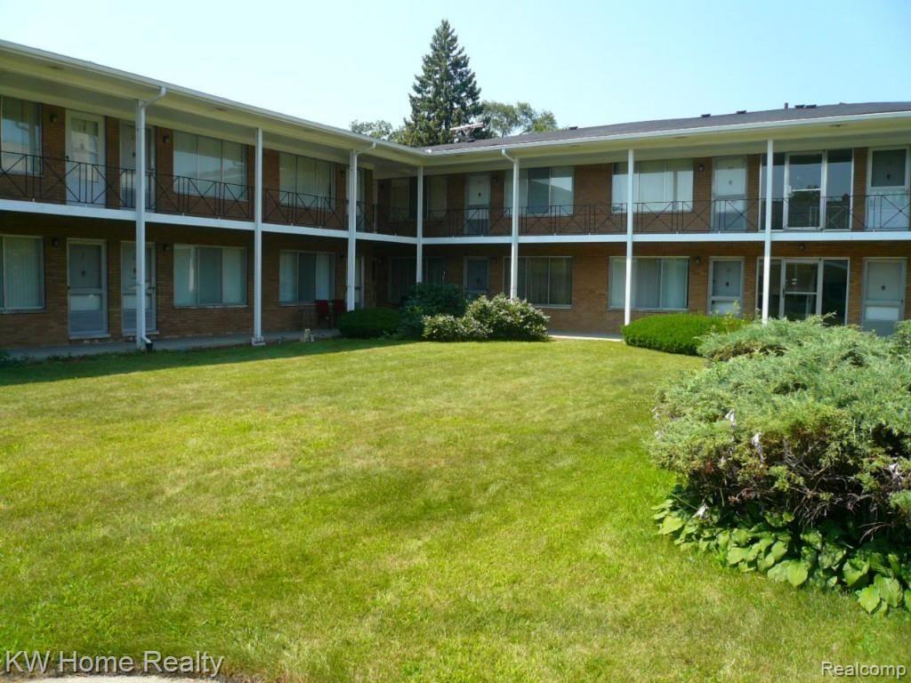 23001 West Seven Mile Road, Unit 20 Detroit, MI 48219 - Photo 3 of 19 P1080385.jpg