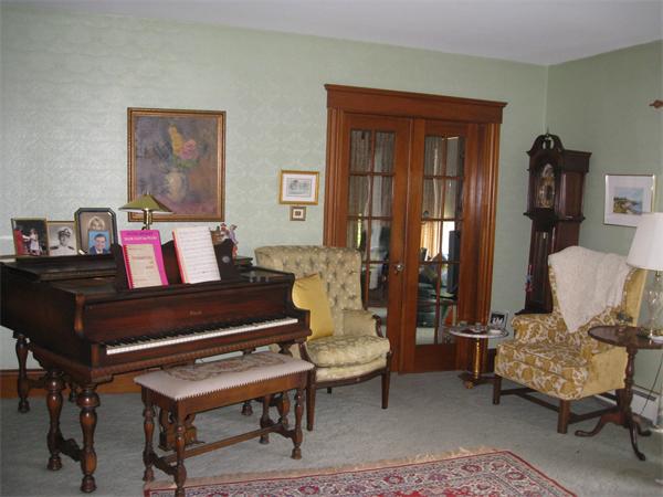 753 Riverside Drive Lawrence, MA 01841 - Photo 11 of 18 Gallery Image 11