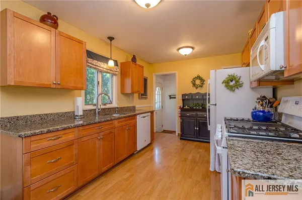 $499,900 | 214 Vesper Avenue, Middlesex, NJ 08846