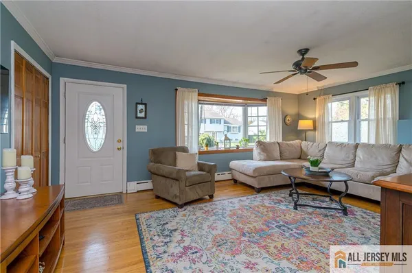 $499,900 | 214 Vesper Avenue, Middlesex, NJ 08846