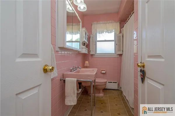 $499,900 | 214 Vesper Avenue, Middlesex, NJ 08846