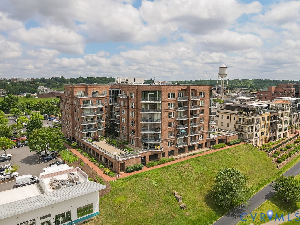 4820 Old Main Street, Unit 511 Henrico, VA 23231 - Photo 48 of 51 a view of a city with tall buildings