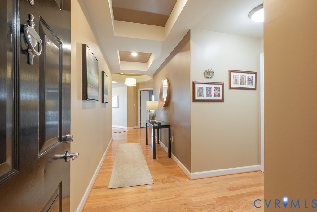 4820 Old Main Street, Unit 511 Henrico, VA 23231 - Photo 5 of 51 a view of a hallway with windows