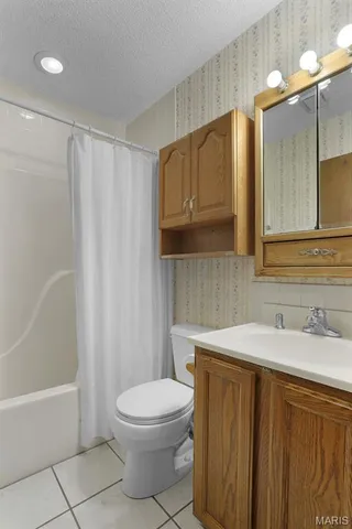 $250,000 | 5 Olivia Lane, Glen Carbon, IL 62034