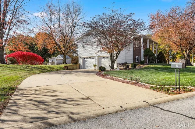 $250,000 | 5 Olivia Lane, Glen Carbon, IL 62034