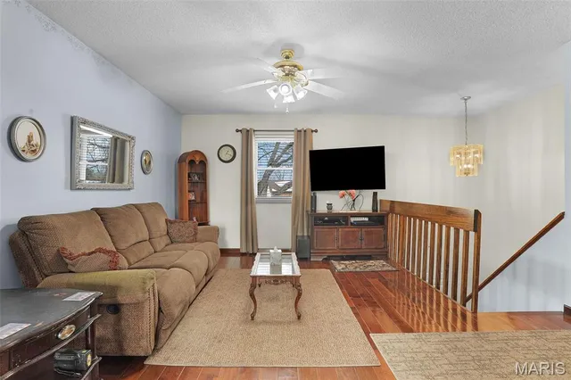 $250,000 | 5 Olivia Lane, Glen Carbon, IL 62034