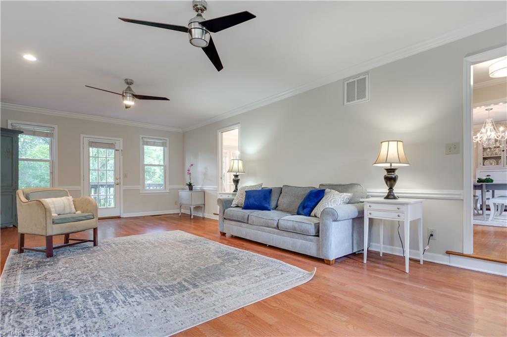 7004 Ridge Haven Road Greensboro, NC 27410 - Photo 15 of 29 Wonderful Space for Family & Friends!