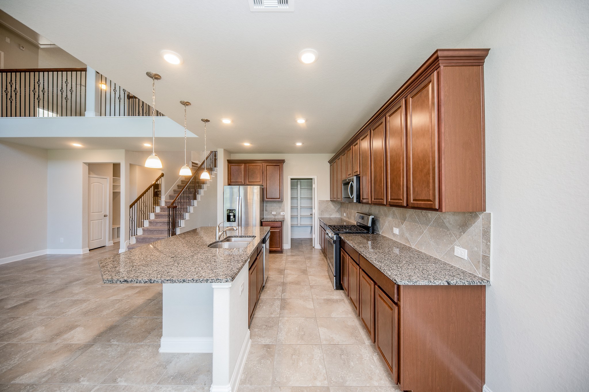 16103 Devils River Court Cypress, TX 77433 - Photo 9 of 40