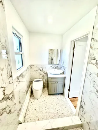 $4,000 | 495 Kimball Avenue, Unit 2, Yonkers, NY 10704