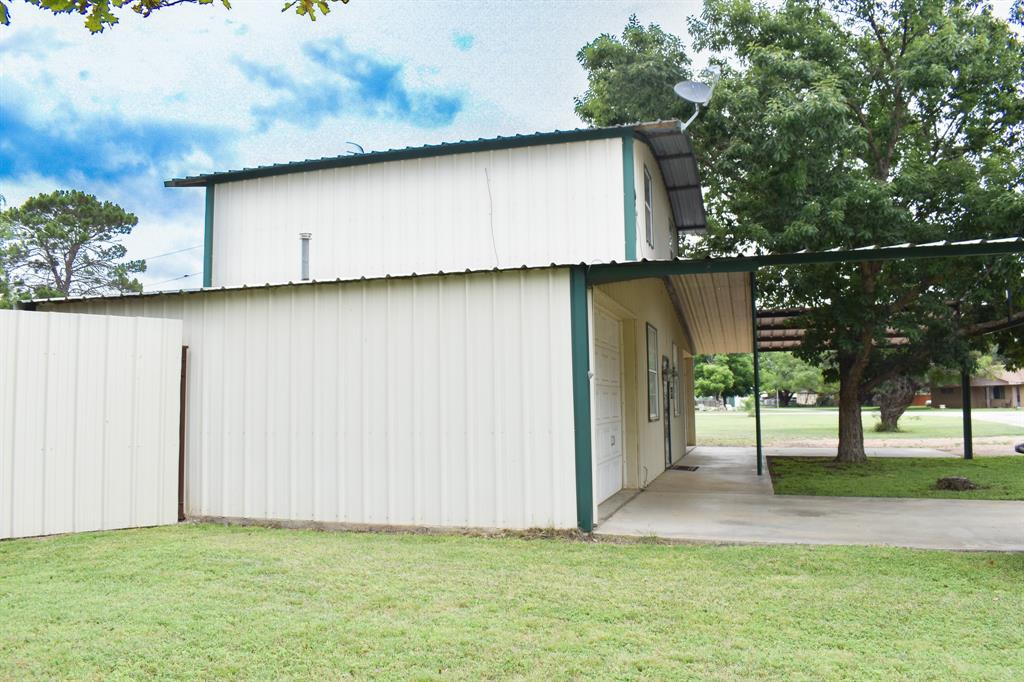 101 South Loop Drive Brady, TX 76825 - Photo 5 of 32