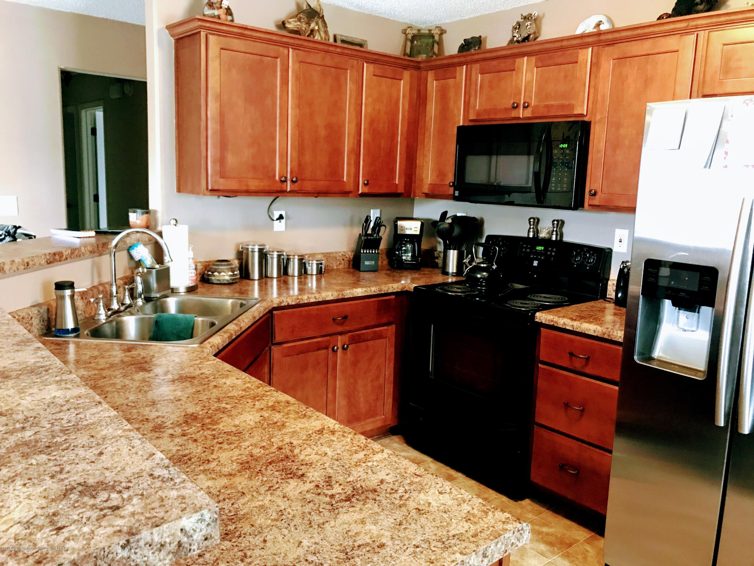 373 Vaiden Ridge South Hernando, MS 38632 - Photo 3 of 16 kitchen