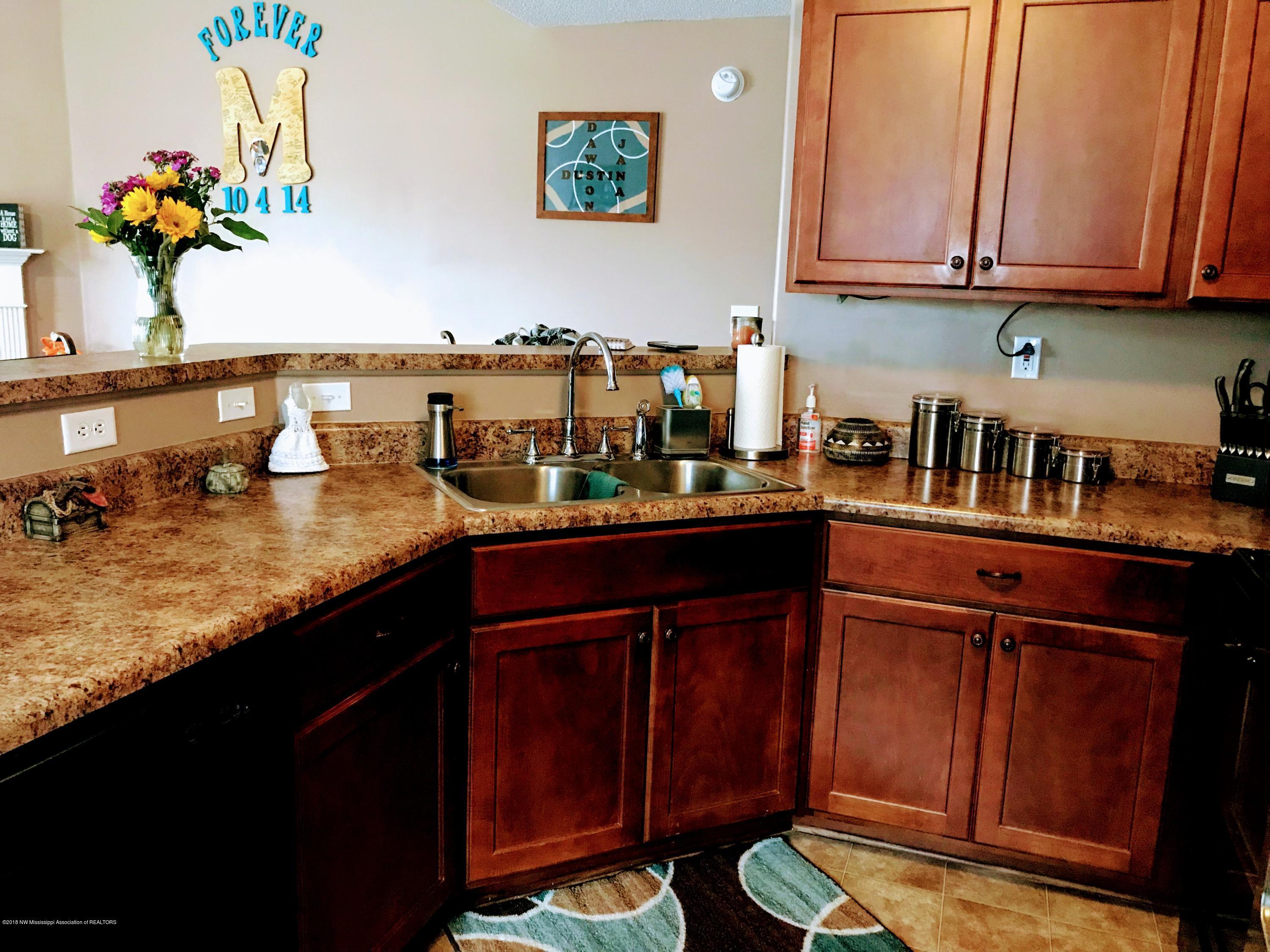 373 Vaiden Ridge South Hernando, MS 38632 - Photo 4 of 16 kitchen2