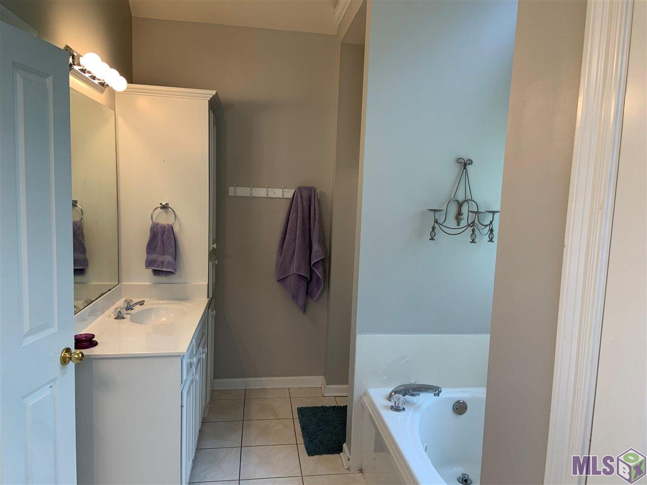 10581 Springglen Court Baton Rouge, LA 70810 - Photo 12 of 18