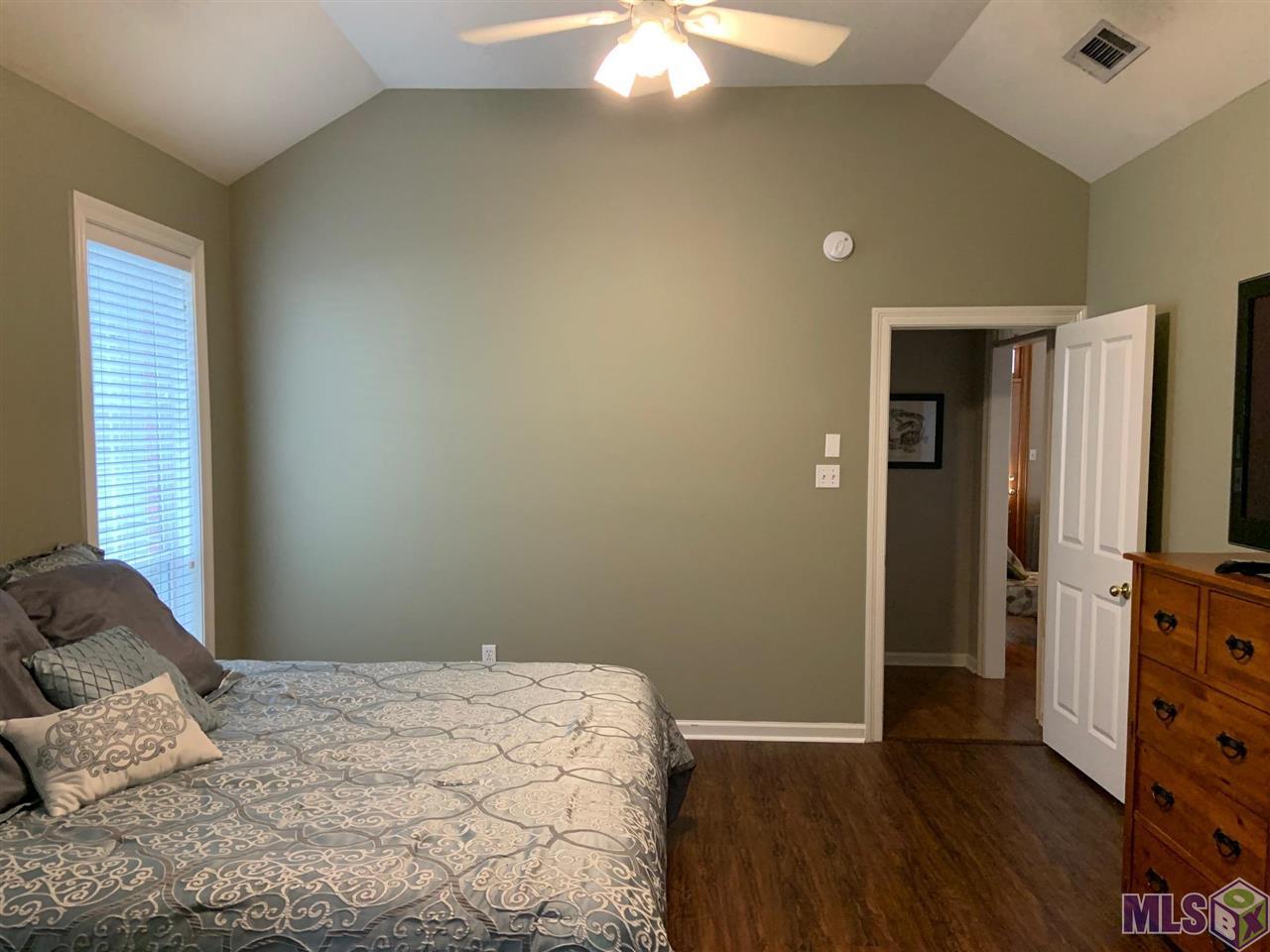 10581 Springglen Court Baton Rouge, LA 70810 - Photo 9 of 18