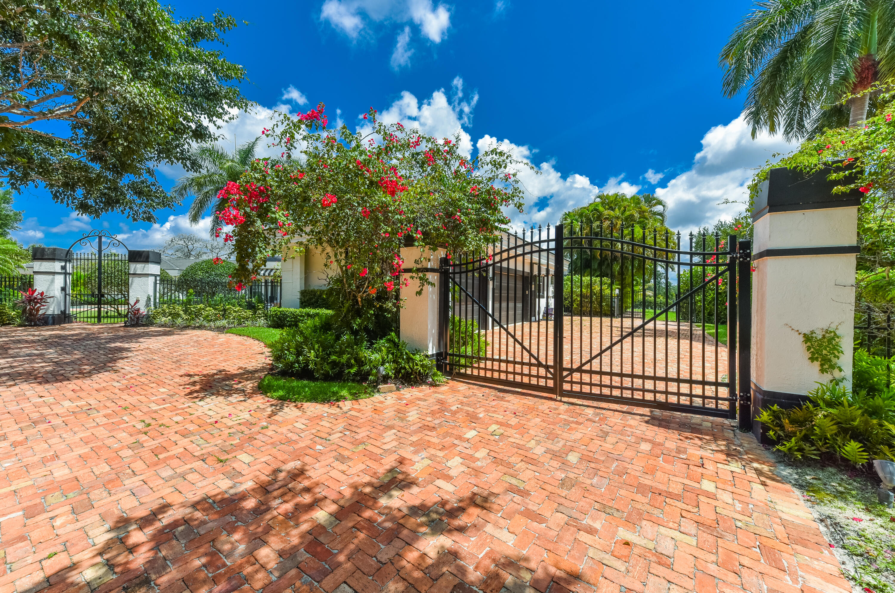 16046 Rio Del Sol Delray Beach, FL 33446 - Photo 3 of 41 Gated Entry