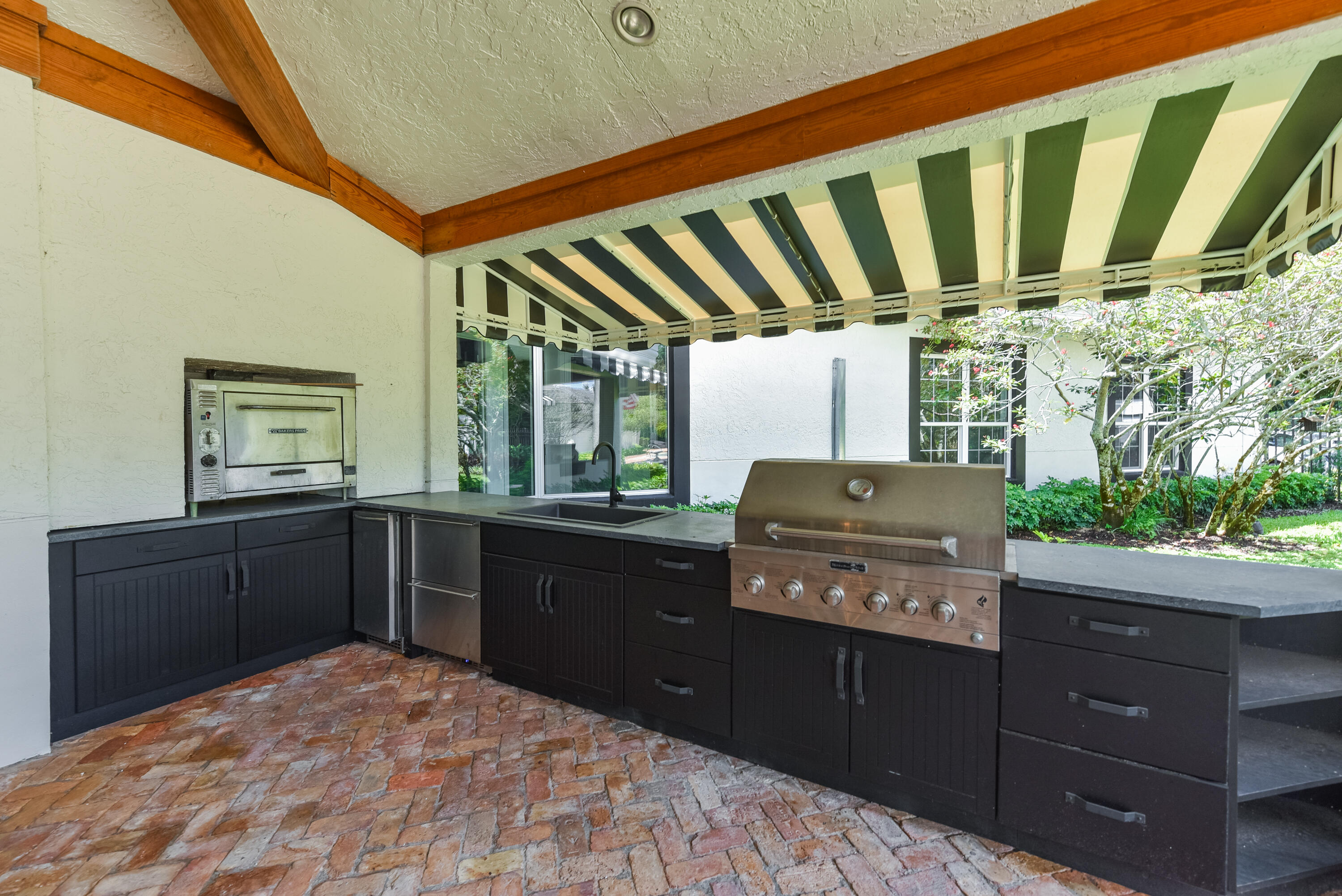 16046 Rio Del Sol Delray Beach, FL 33446 - Photo 10 of 41 Summer Kitchen