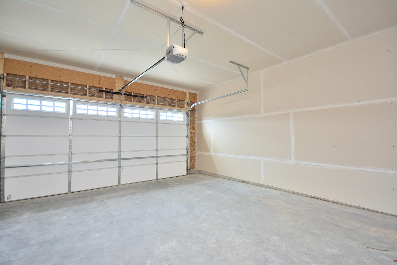 1076 Elderberry Road Oconomowoc, WI 53066 - Photo 23 of 30 96 ARWT (22)