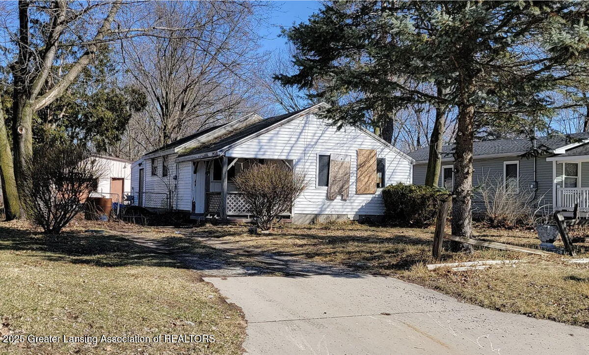 518 West Sheridan Road Lansing, MI 48906 - Photo 1 of 10 5803171
