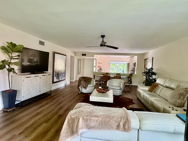 $3,200 | 11280 Green Lake Drive, Unit 203, Boynton Beach, FL 33437