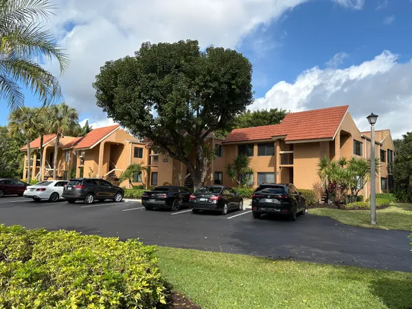 $3,200 | 11280 Green Lake Drive, Unit 203, Boynton Beach, FL 33437