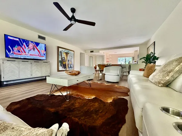 $3,200 | 11280 Green Lake Drive, Unit 203, Boynton Beach, FL 33437