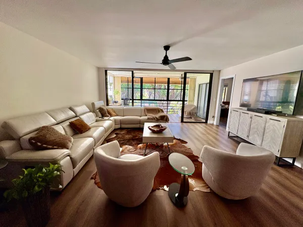 $3,200 | 11280 Green Lake Drive, Unit 203, Boynton Beach, FL 33437