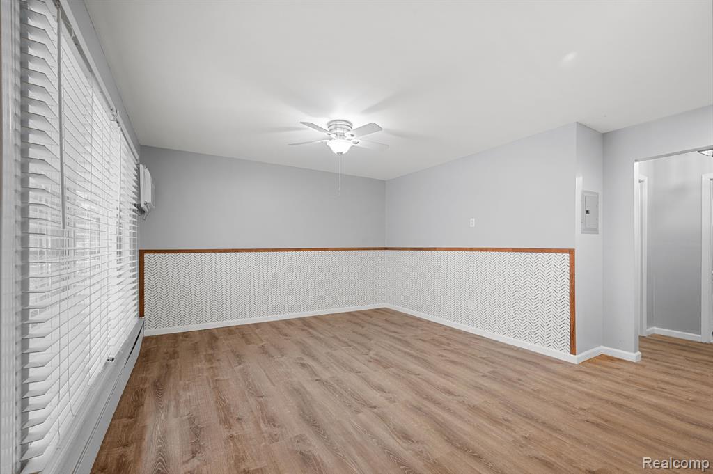 4123 Kent Road Royal Oak, MI 48073 - Photo 3 of 12